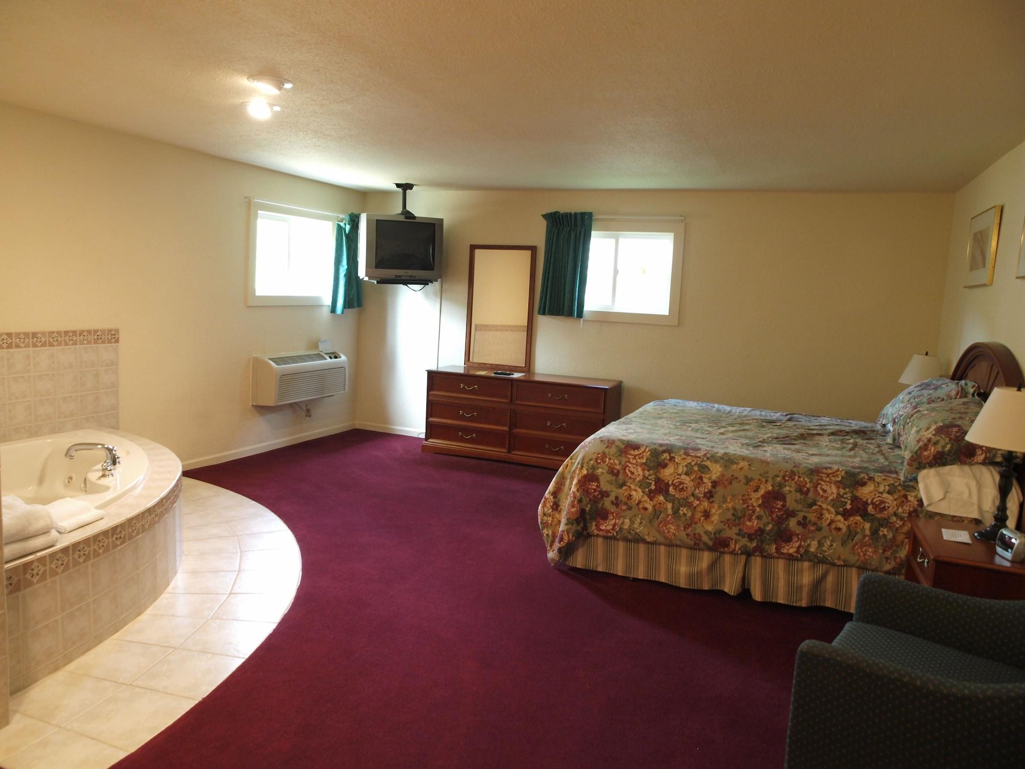Baymont By Wyndham Iron Mountain Hotel Bagian luar foto