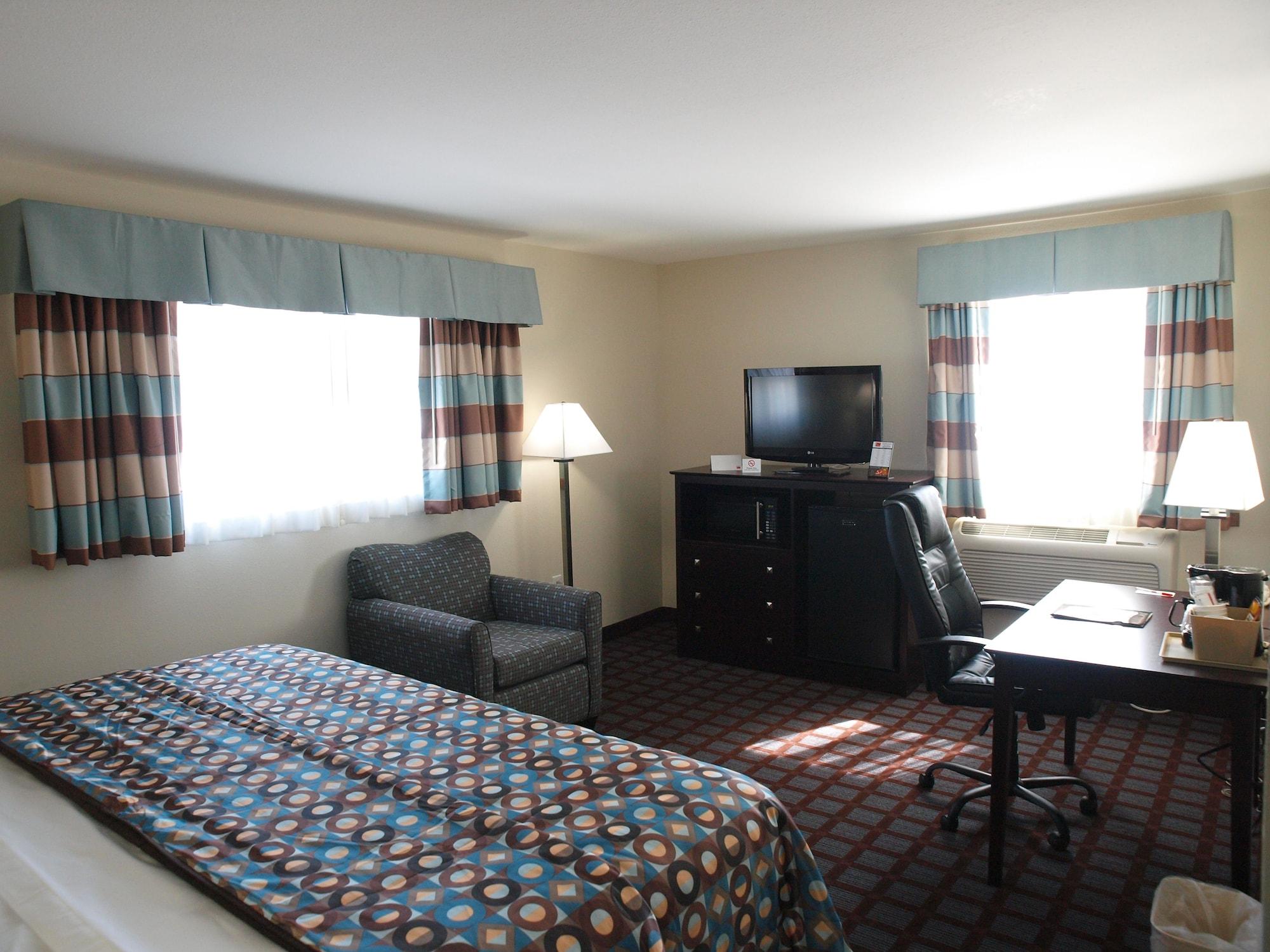Baymont By Wyndham Iron Mountain Hotel Bagian luar foto